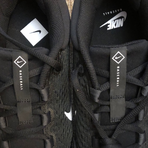 Nike Black and White Hurache elite 4 low baseball cleats - Picture 3 of 13